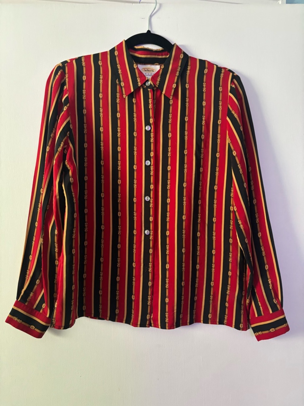 Talbots Petites red and black chain patterned 100% silk button up blouse 8
